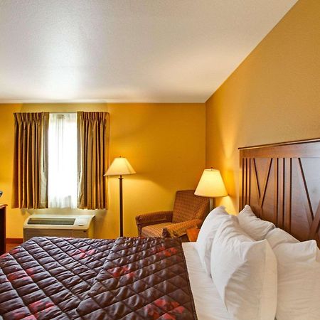Rodeway Inn & Suites Phillipsburg Екстер'єр фото