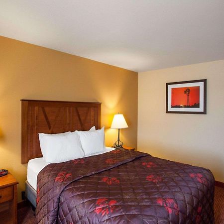 Rodeway Inn & Suites Phillipsburg Екстер'єр фото