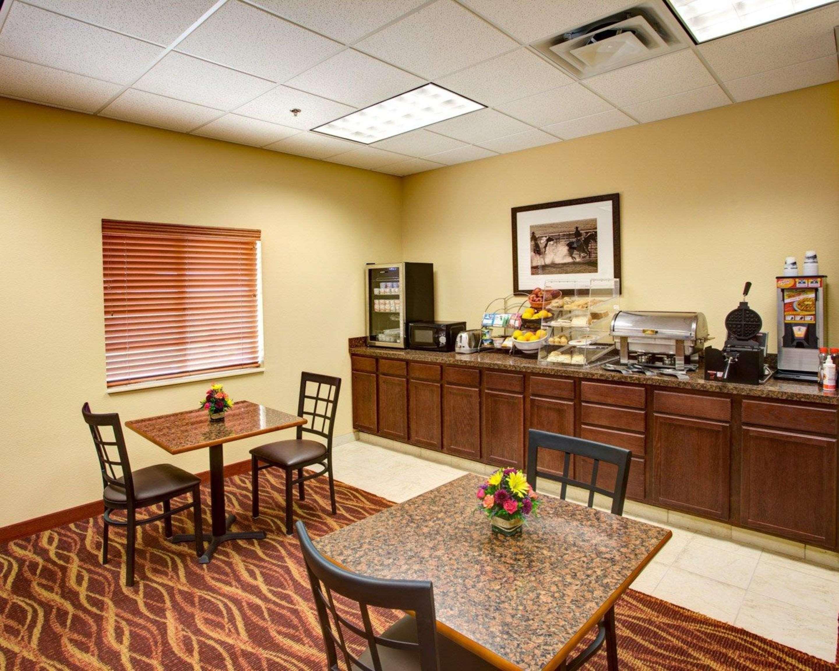 Rodeway Inn & Suites Phillipsburg Екстер'єр фото