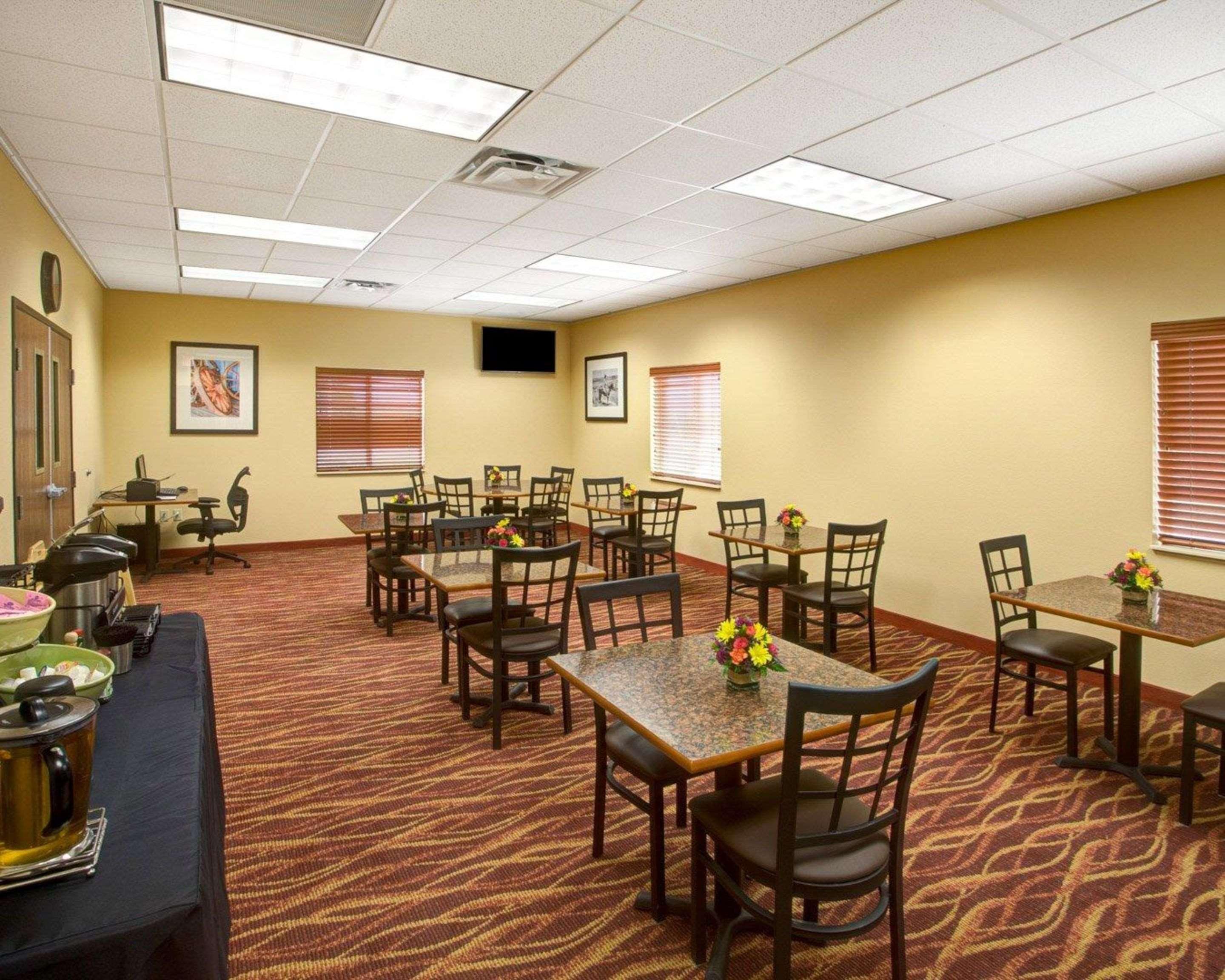 Rodeway Inn & Suites Phillipsburg Екстер'єр фото