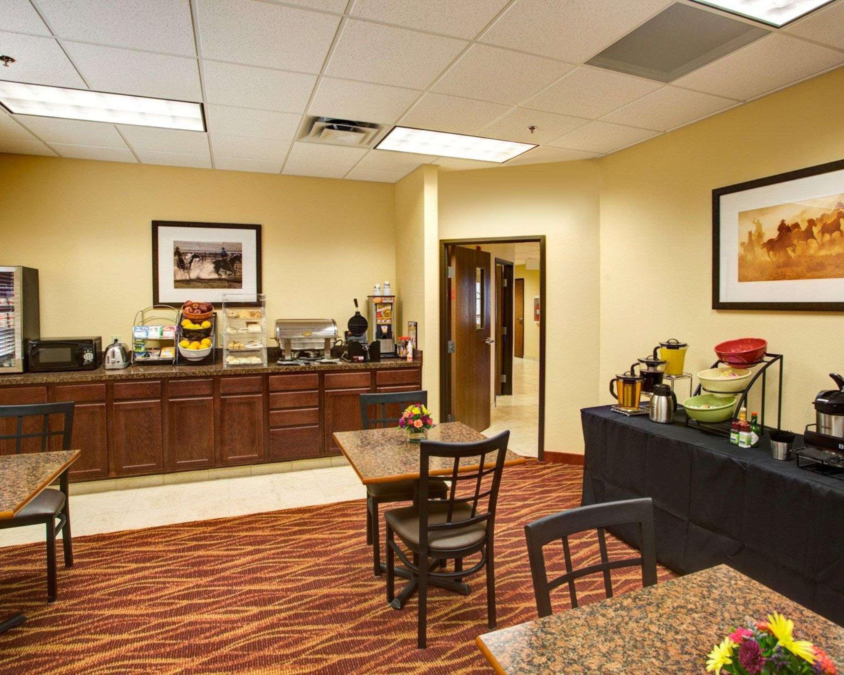 Rodeway Inn & Suites Phillipsburg Екстер'єр фото