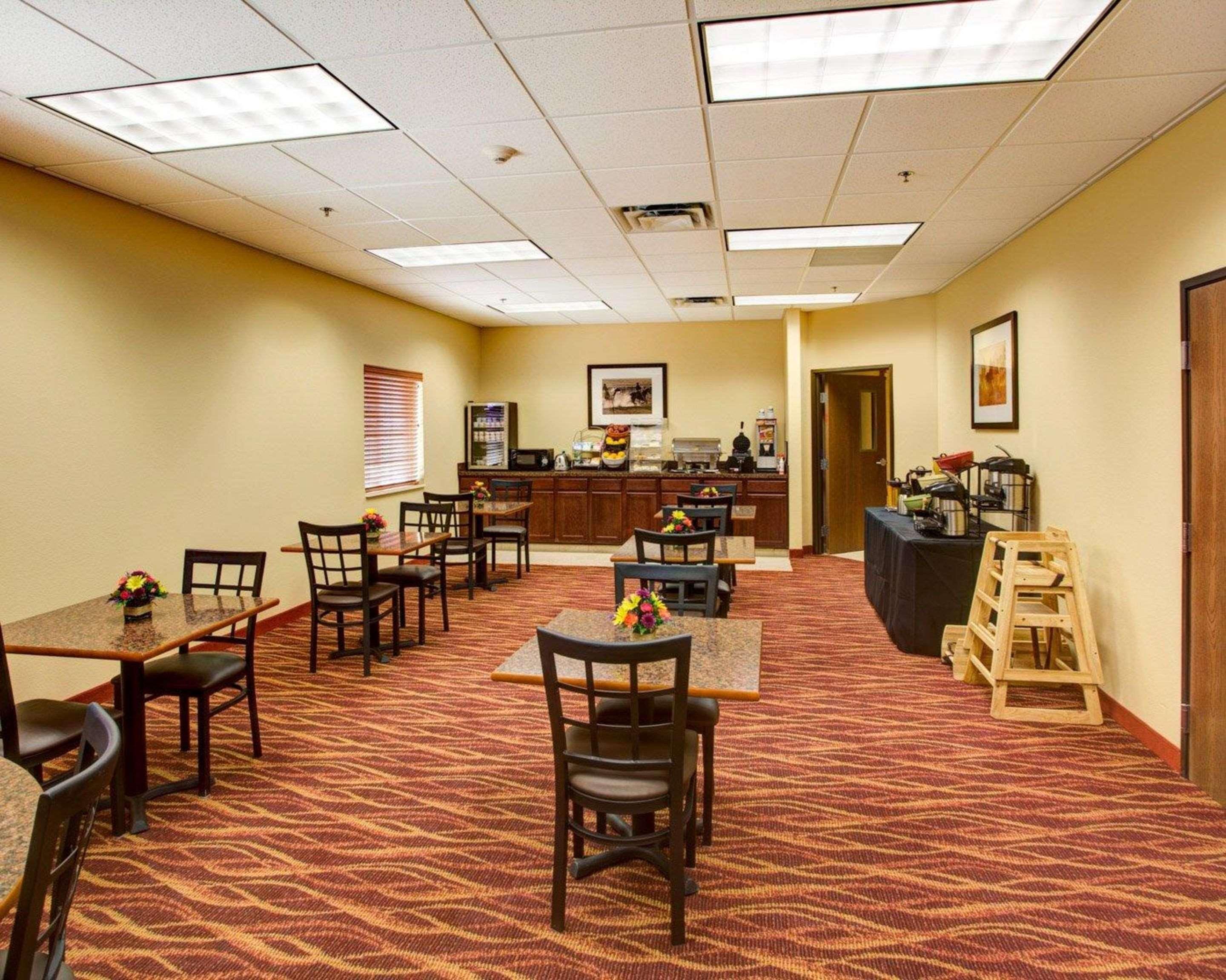 Rodeway Inn & Suites Phillipsburg Екстер'єр фото