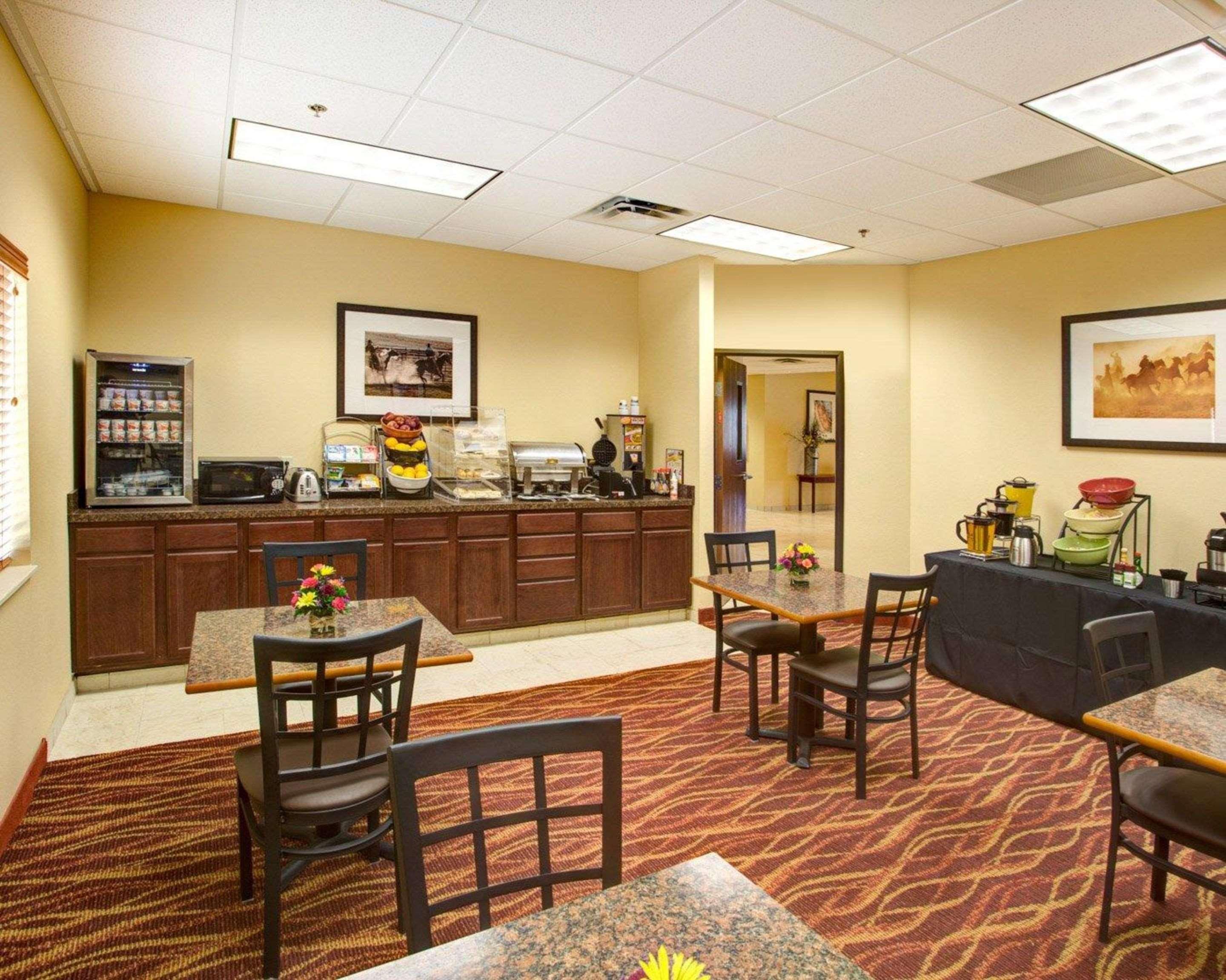 Rodeway Inn & Suites Phillipsburg Екстер'єр фото