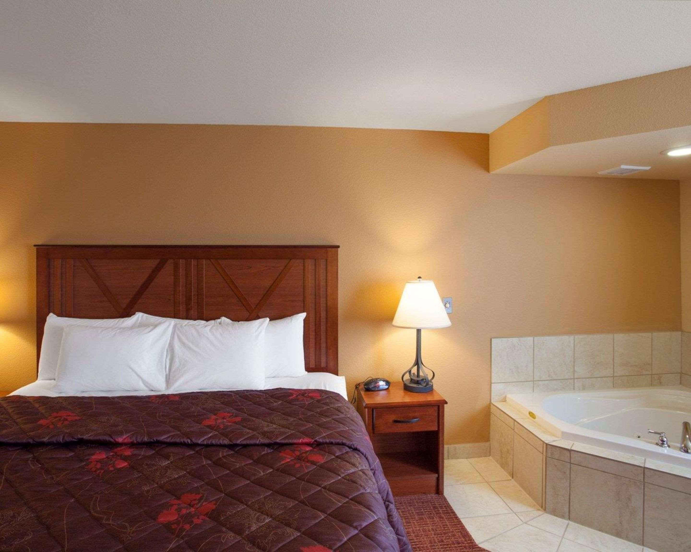 Rodeway Inn & Suites Phillipsburg Екстер'єр фото